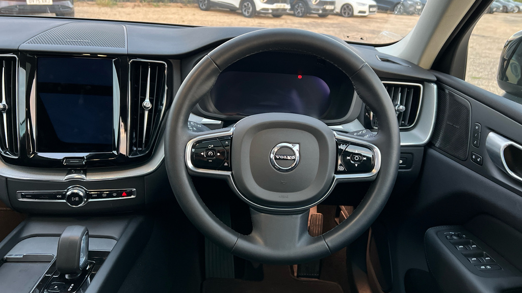 Volvo XC60 Suv Black #24