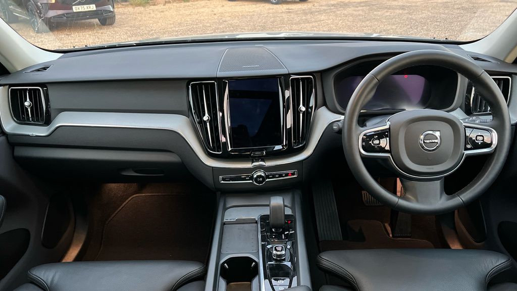 Volvo XC60 Suv Black #11