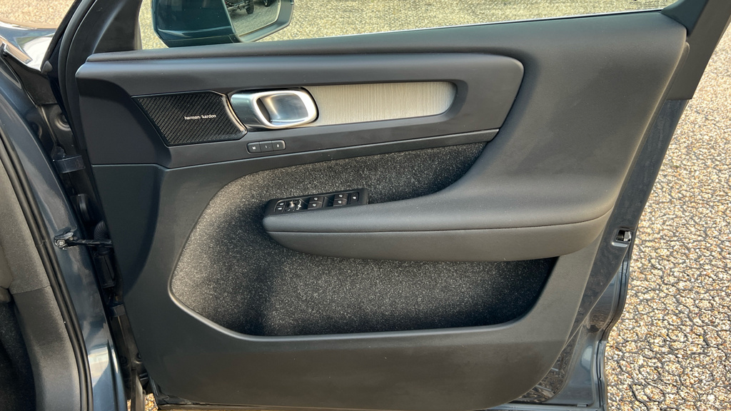 Volvo XC40 D3 R-design Pro Only #38