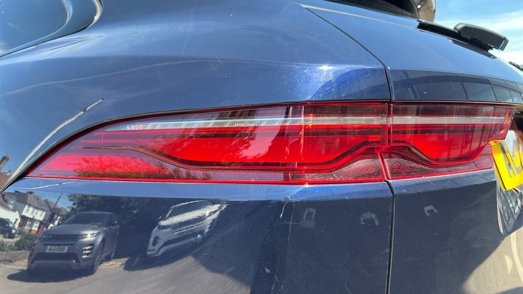 Jaguar F-Pace 2.0 D200 R-dynamic Se Black Awd Estate Blue #36