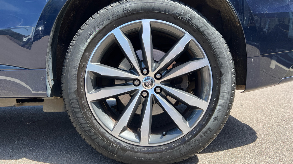 Jaguar F-Pace 2.0 D200 R-dynamic Se Black Awd Estate Blue #29