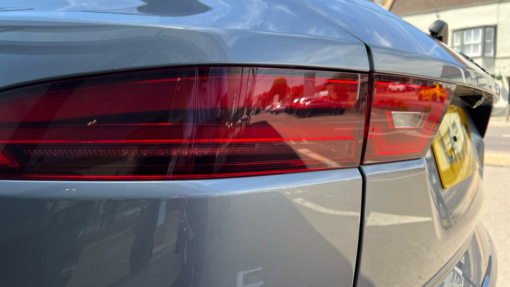 Jaguar E-Pace Jaguar Estate 1.5 P300e R-dynamic Hse Black Au Grey #37