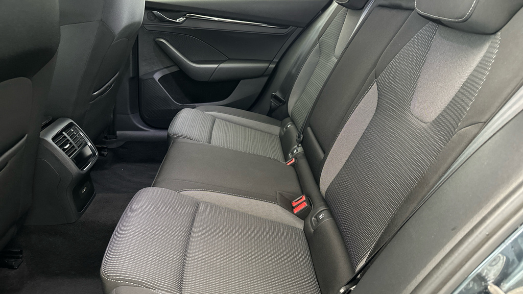 Skoda Octavia 1.5 Tsi Se Technology Silver #19