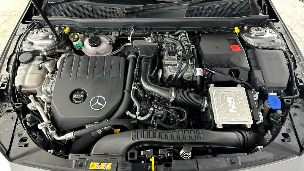 Mercedes-Benz A Class A250e Amg Line White #28