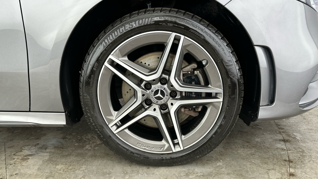 Mercedes-Benz A Class A250e Amg Line White #32