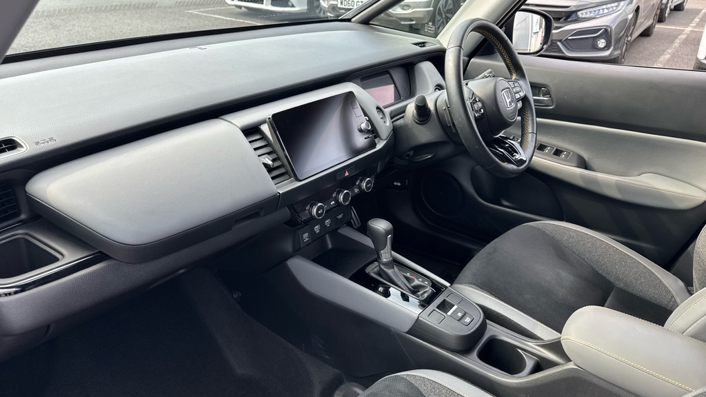 Honda Jazz Advance White #11