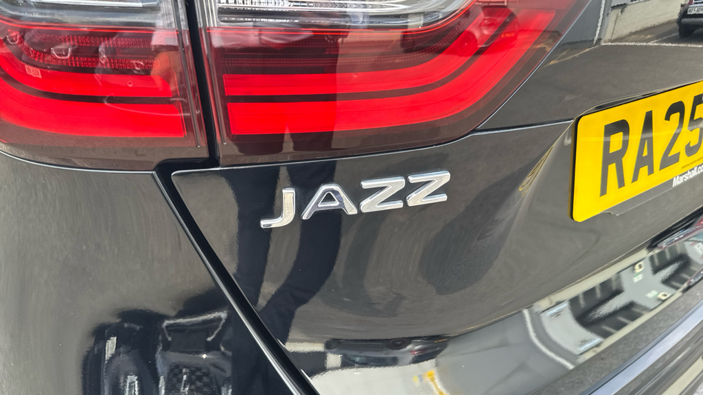 Honda Jazz Advance White #29