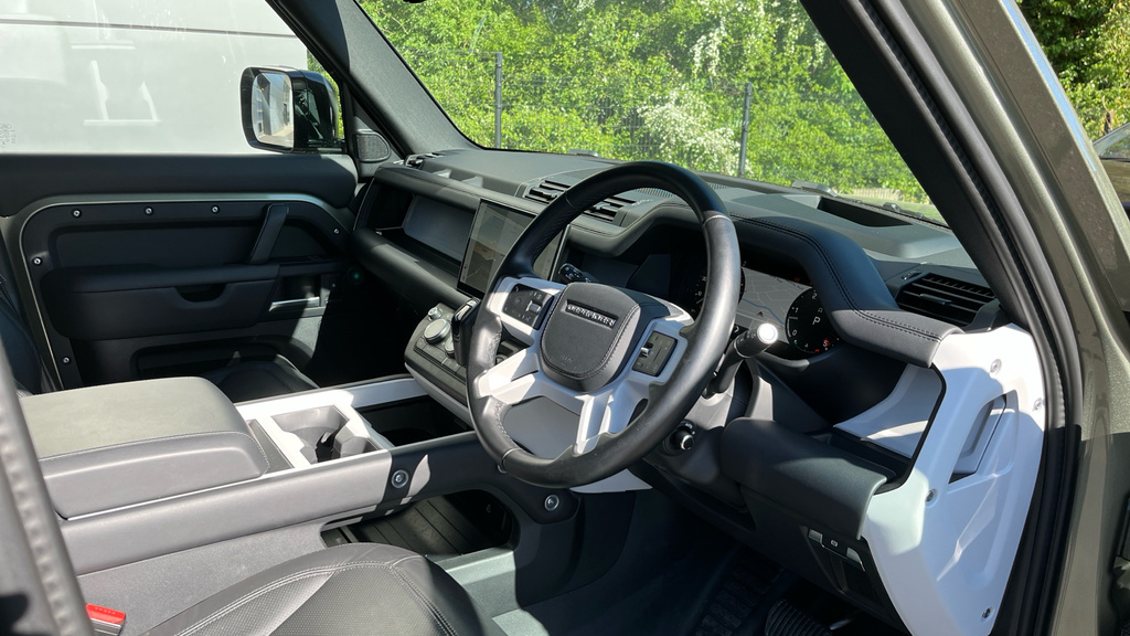 Land Rover Defender 3L X-dynamic Hse Grey #9