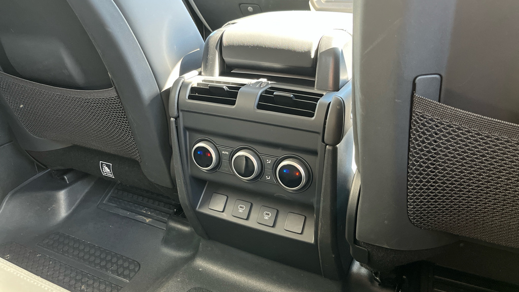 Land Rover Defender 3L X-dynamic Hse Grey #29