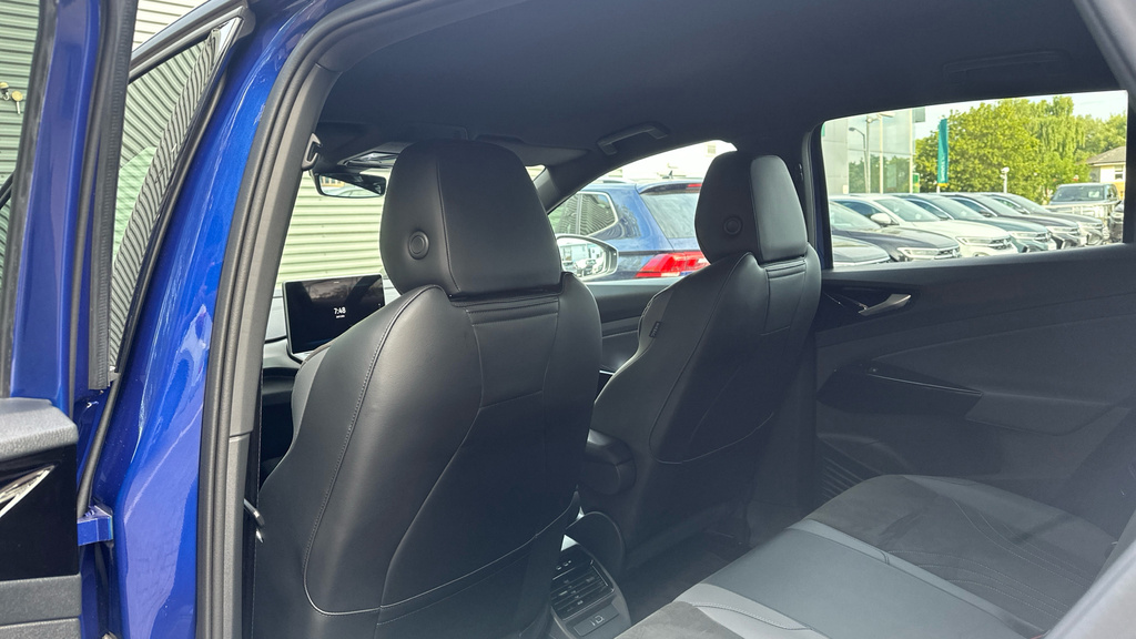 Volkswagen ID.4 Match Pro Black #31