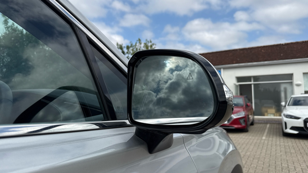 Hyundai Santa Fe  White #9