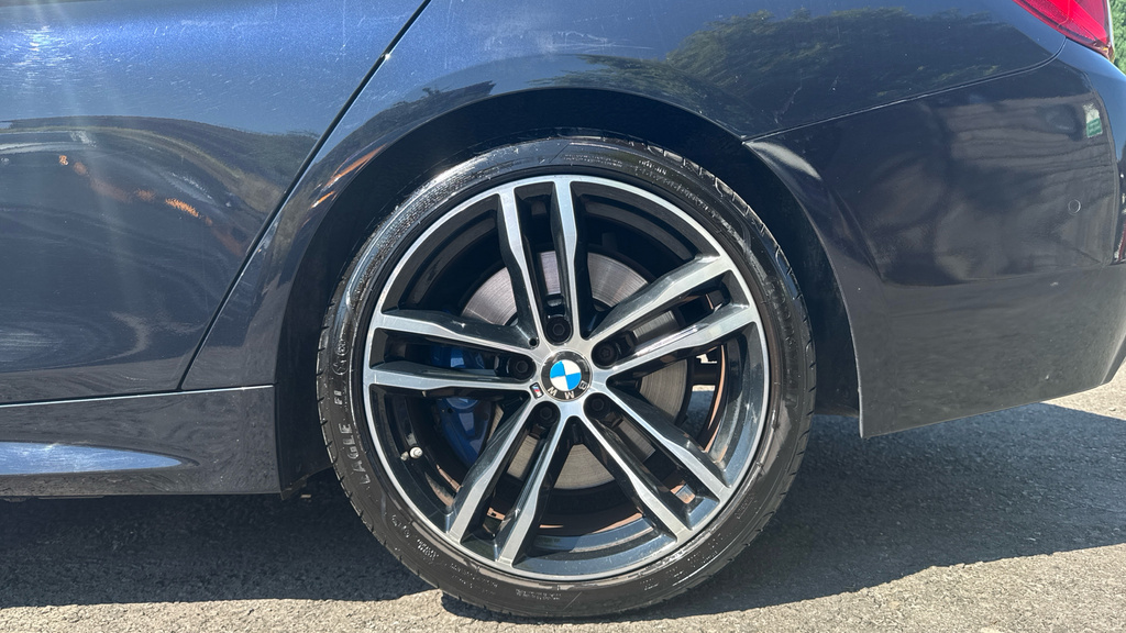 BMW 4 Series Gran Coupe Hatchback #25