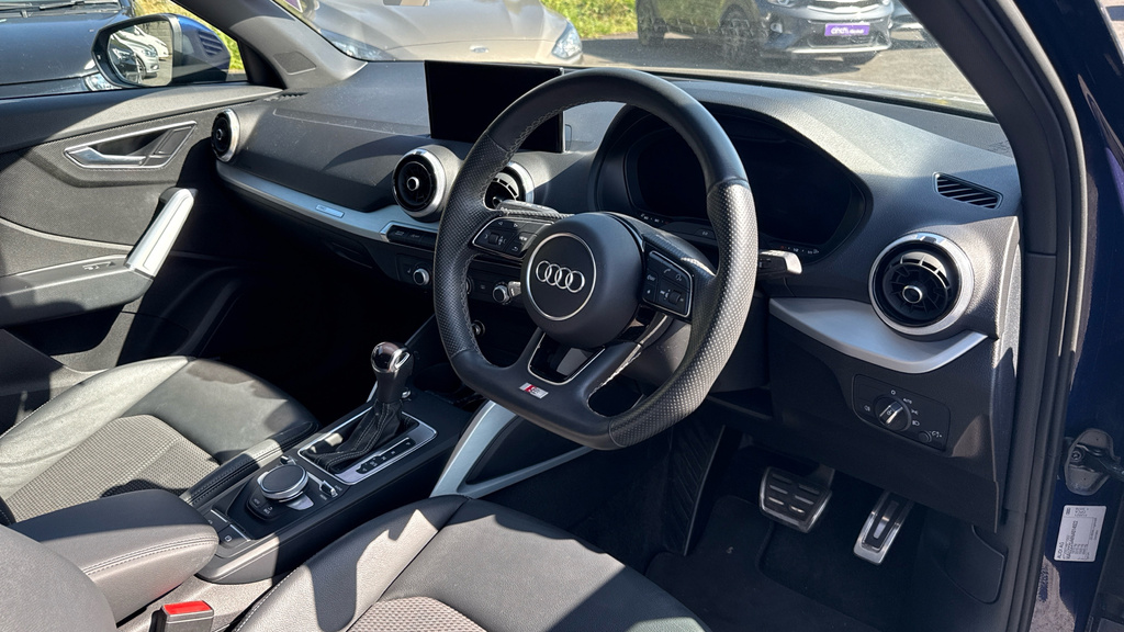 Audi Q2 30 Tfsi Sport Grey #9