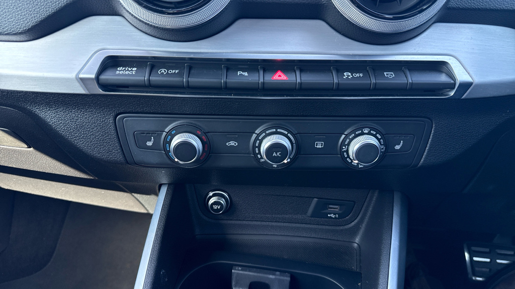 Audi Q2 30 Tfsi Sport Grey #31