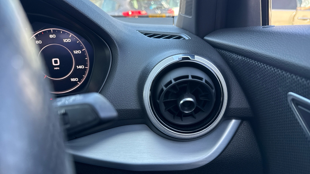 Audi Q2 30 Tfsi Sport Grey #37