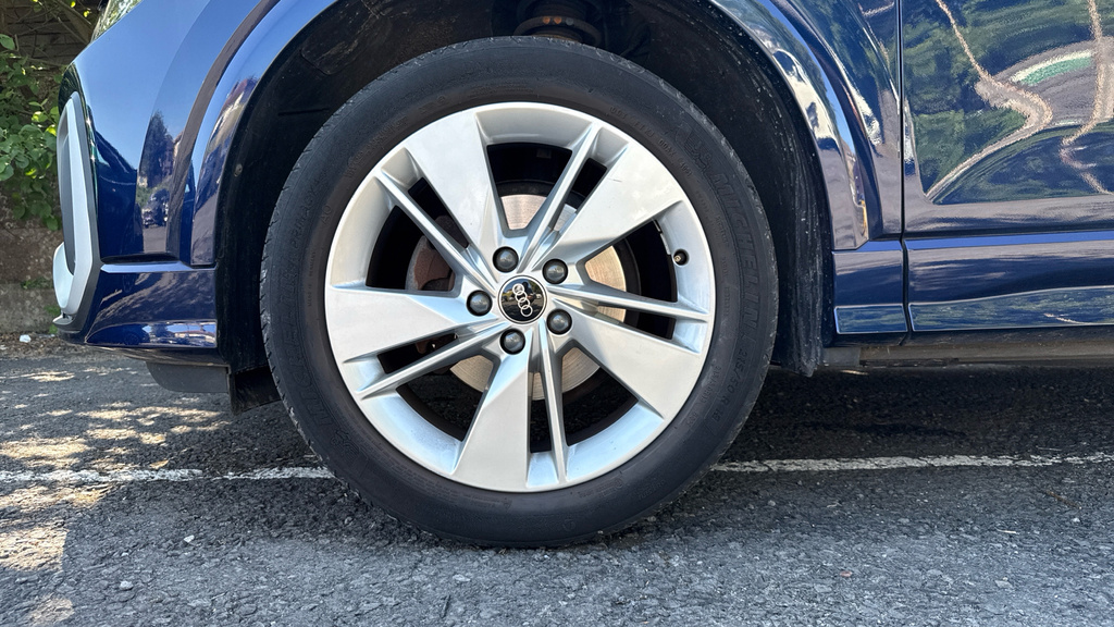 Audi Q2 30 Tfsi Sport Grey #17