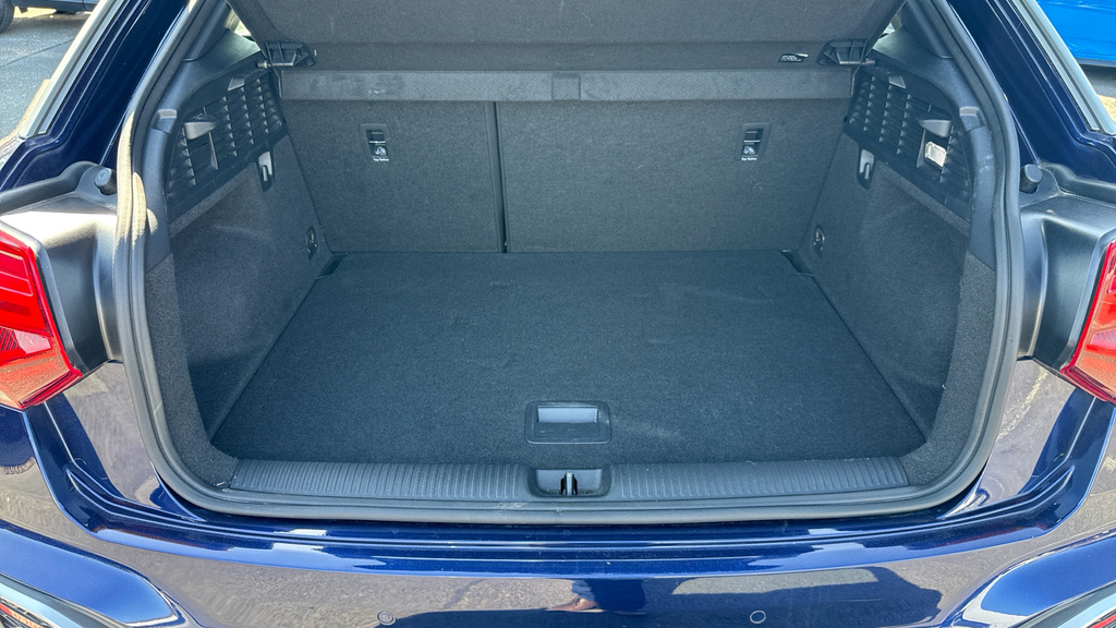 Audi Q2 30 Tfsi Sport Grey #25