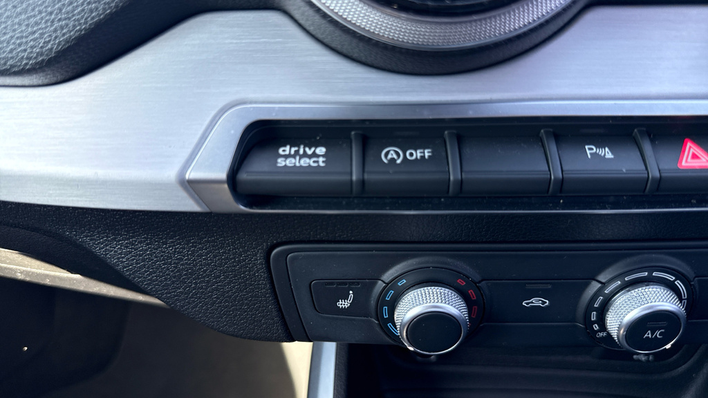 Audi Q2 30 Tfsi Sport Grey #39