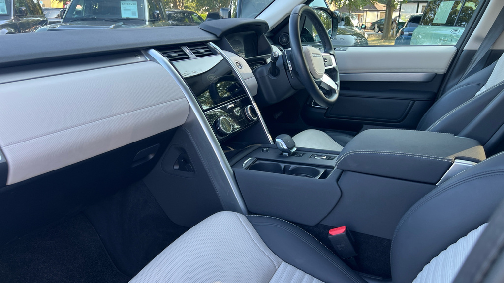 Land Rover Discovery D350 Dynamic Se Grey #10