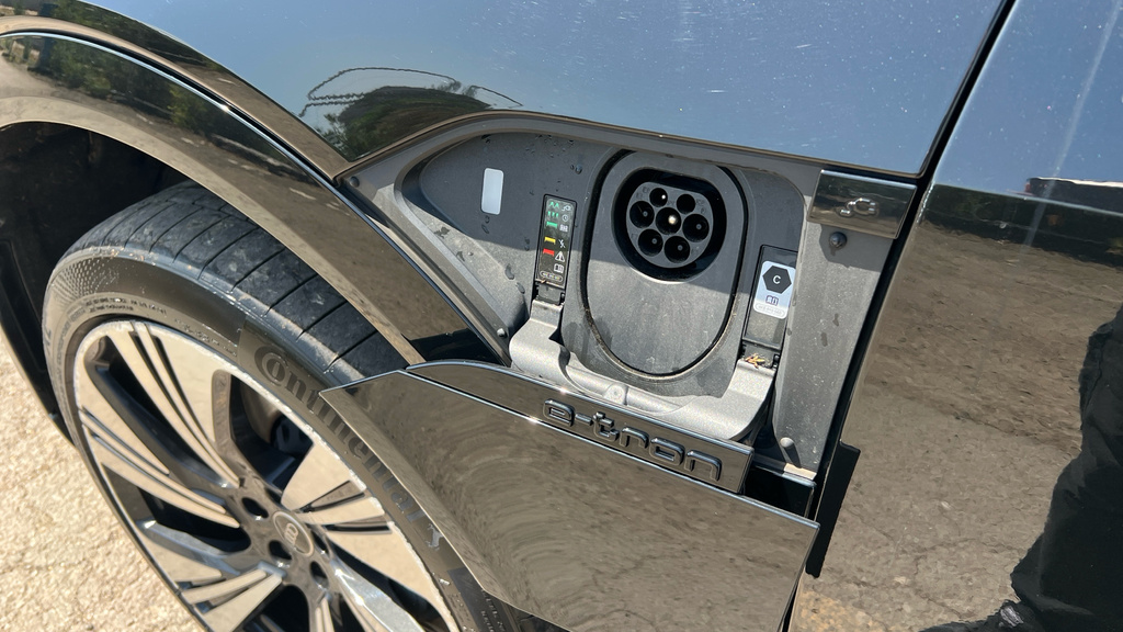 Audi Q8 e tron S Line 55 E-tron Quattro 300,00 Kw Blue #23