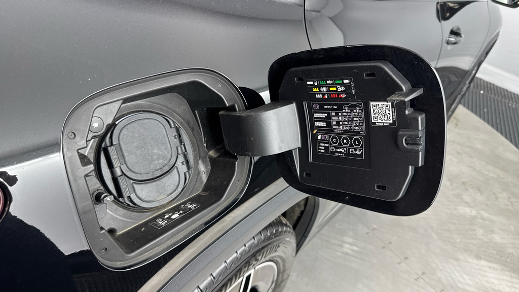 Mercedes-Benz EQA Eqa 250 Sport White #21