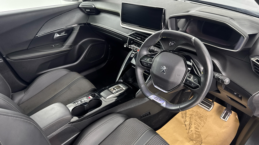 Peugeot e-2008 50Kwh Active Premium Orange #9