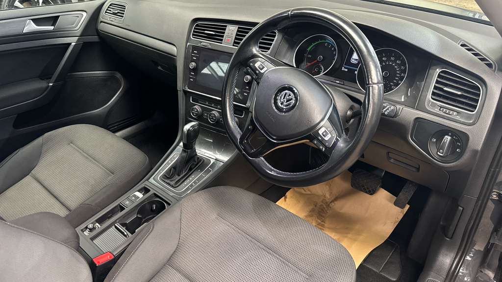 Volkswagen e-Golf 99Kw E-golf 35Kwh Black #9