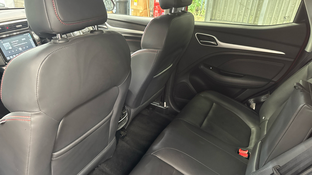 MG ZS 1.0T Gdi 111Ps Exclusive Silver #14