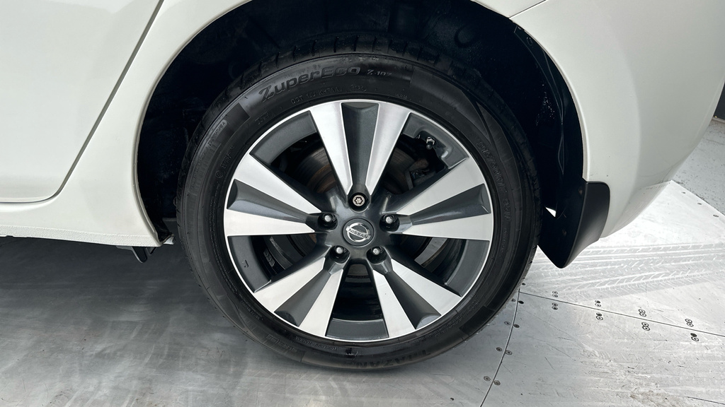 Nissan Leaf Hatchback 30Kwh Tekna 201616 Grey #23