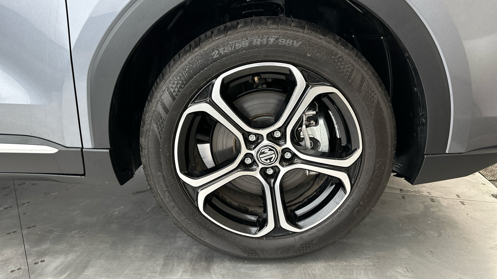 MG ZS 1.5 Hybrid Trophy Grey #26