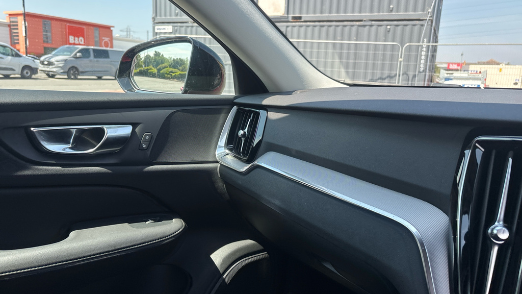 Volvo V60 2.0 B4p Plus Dark 7 Speed Silver #58