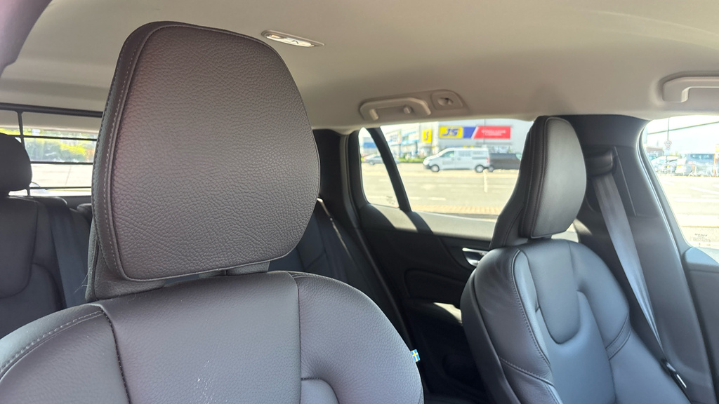 Volvo V60 2.0 B4p Plus Dark 7 Speed Silver #36