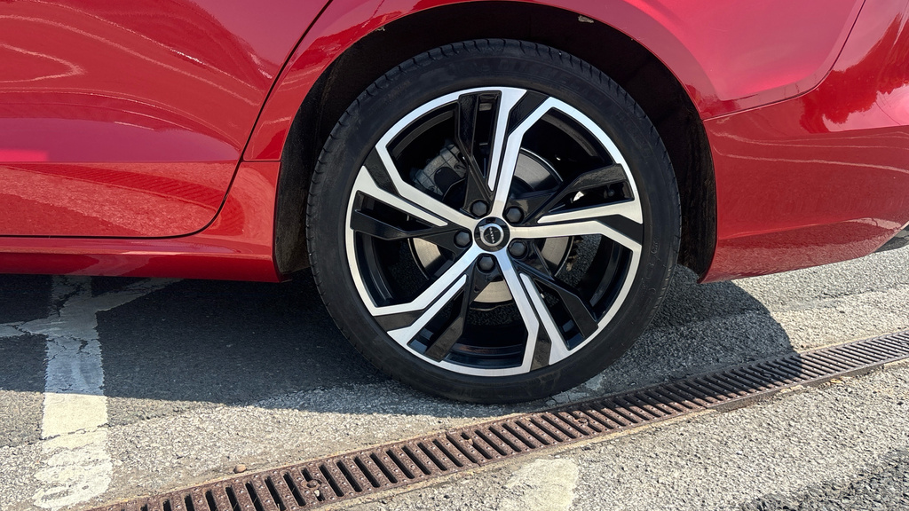 Volvo V60 2.0 B4p Plus Dark 7 Speed Silver #20