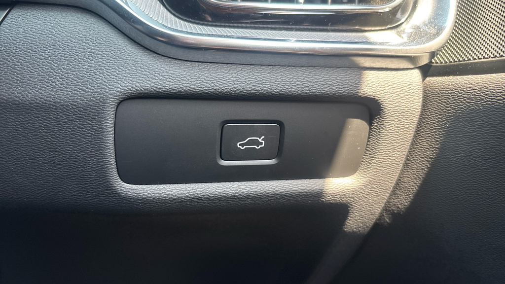 Volvo V60 2.0 B4p Plus Dark 7 Speed Silver #47