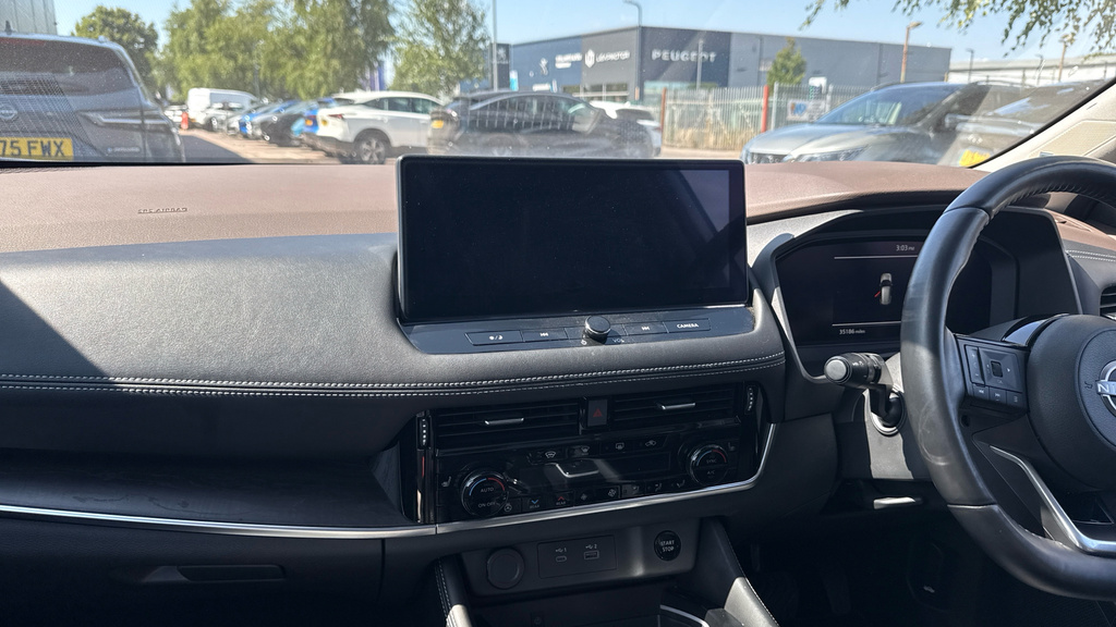 Nissan X-Trail Tekna White #12