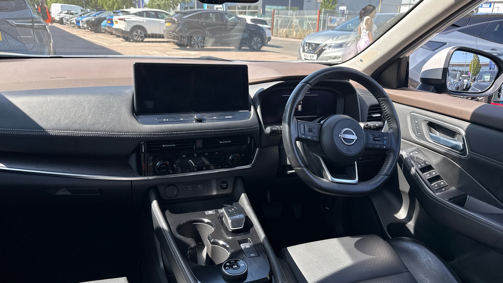 Nissan X-Trail Tekna White #11