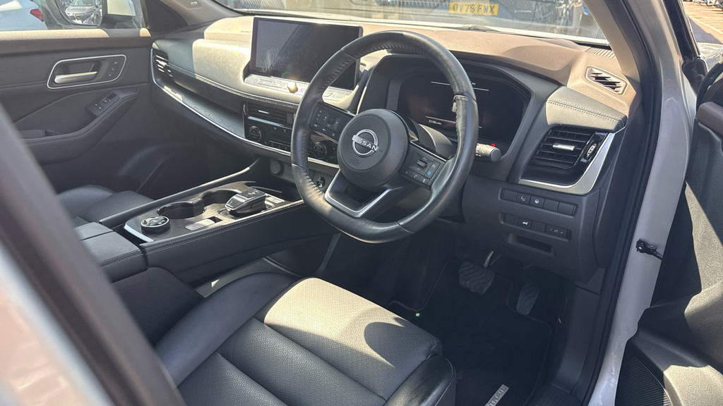 Nissan X-Trail Tekna White #9