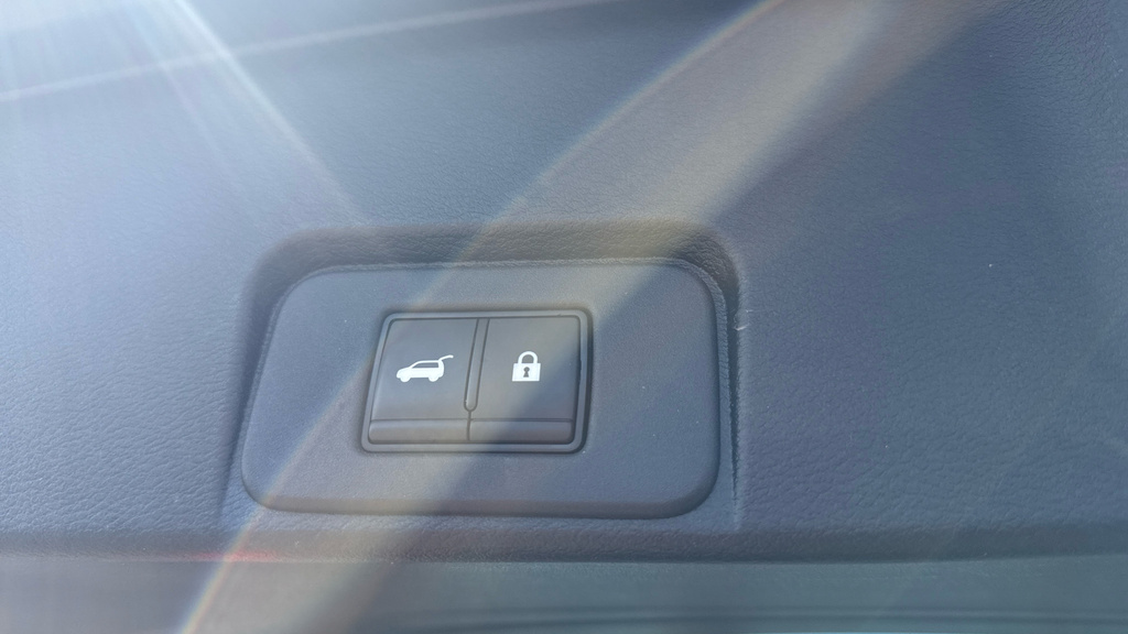 Nissan X-Trail Tekna White #54