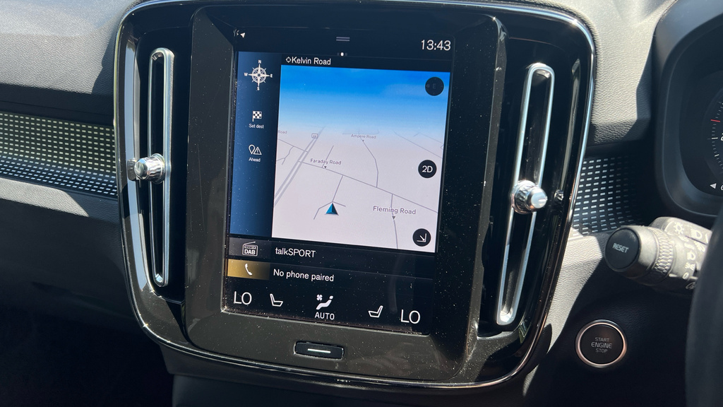 Volvo XC40 T3 R-design Silver #18