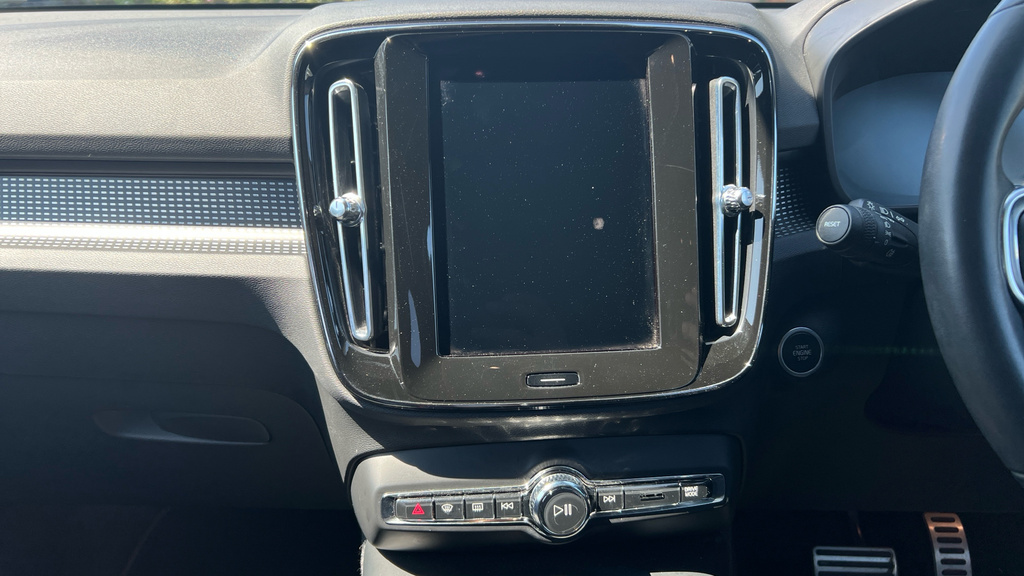 Volvo XC40 T3 R-design Silver #16
