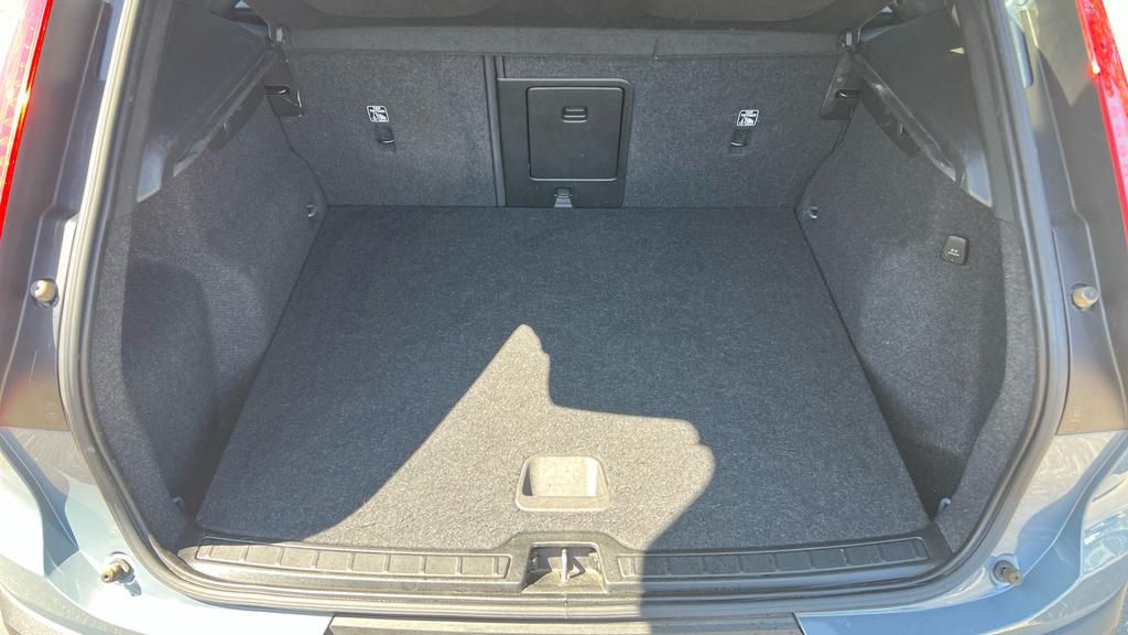 Volvo XC40 T3 R-design Silver #21