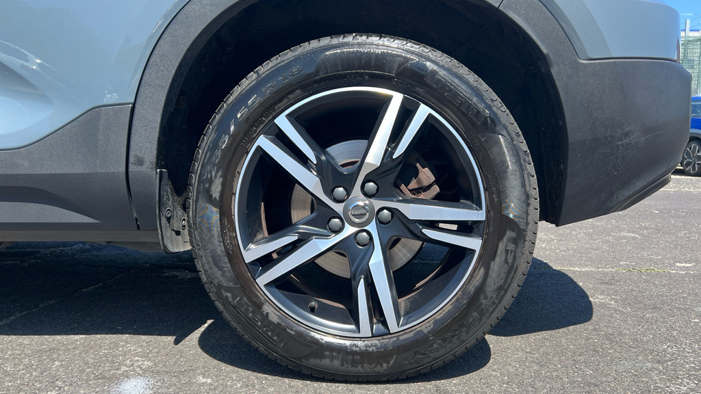 Volvo XC40 T3 R-design Silver #24