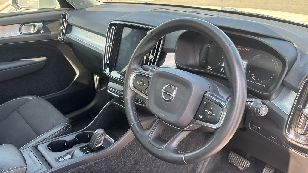 Volvo XC40 T4 Awd Inscription Black #9