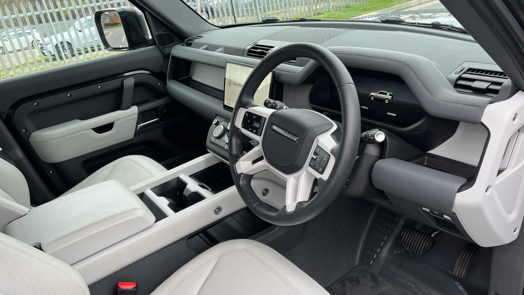 Land Rover Defender 3L X-dynamic Hse Black #9