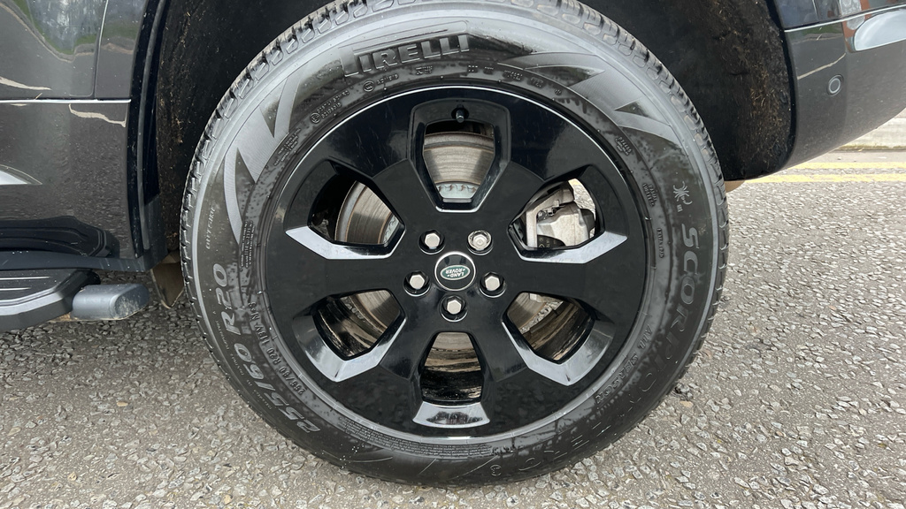 Land Rover Defender 3L X-dynamic Hse Black #20
