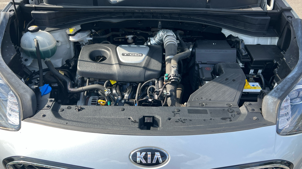 Kia Sportage 2 White #16