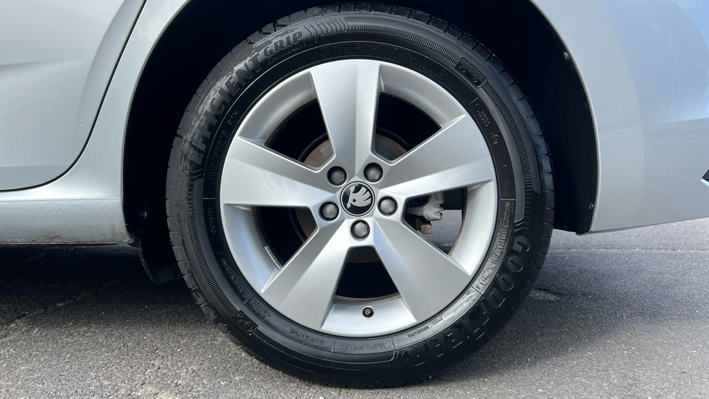 Skoda Scala 1.0 Tsi 95 Se White #25