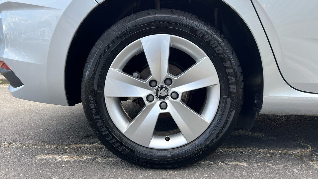 Skoda Scala 1.0 Tsi 95 Se White #24