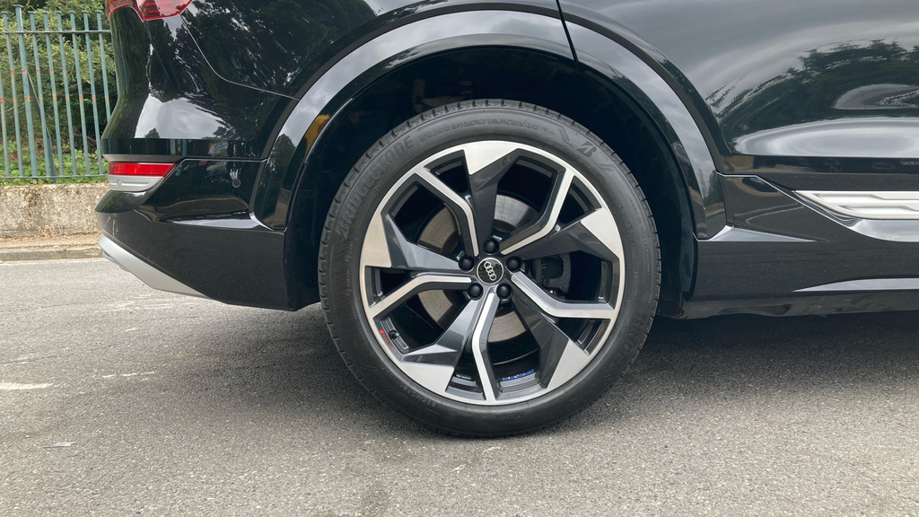 Audi E-Tron S Audi E-tron S Line 55 Quattro 300,00 Kw Black #18