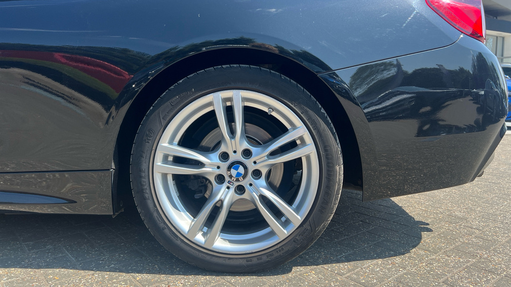 BMW 4 Series M440i Xdrive Mht Step Black #23